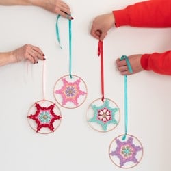 Yarn and Colors Colorful Christmas Star Häkelpaket