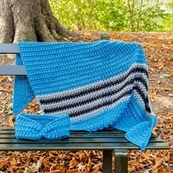 Häkelanleitung Yarn and Colors Criss Cross Dot Scarf