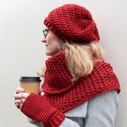 Yarn and Colors Chunky Cheerful Loopschal Häkelpaket 1 Burgundy