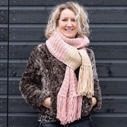Yarn and Colors Simple Scarf Strick-/Häkelpaket 1 Limestone