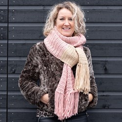 Yarn and Colors Simple Scarf Strick-/Häkelpaket 1 Limestone