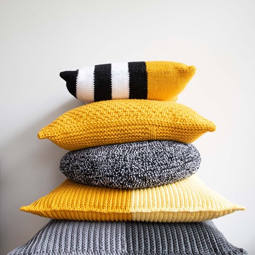 Yarn and Colors Black White and Bright