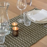 Yarn and Colors Be Gentle Table Runner Häkelpaket-3