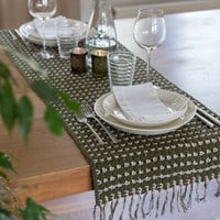 Yarn and Colors Be Gentle Table Runner Häkelpaket-2