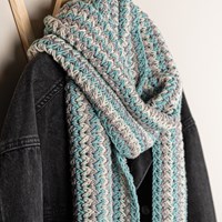 Häkelanleitung Yarn and Colors Fringed Scarf-2