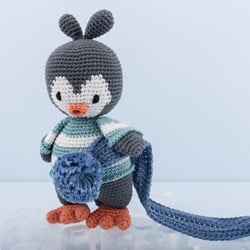 Yarn and Colors Hoshi the Pinguin Häkelanleitung
