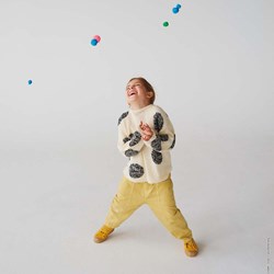 Ecopuno Kinderpullover mit Punkten Strickpaket