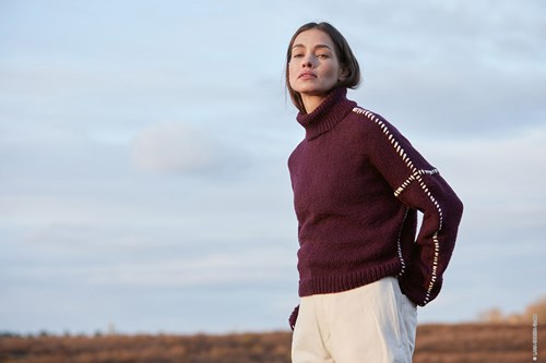 lana grossa lookbook 15 wolplein.nl maroon trui