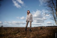 Lana Grossa Avio Asymmetrischer Pullover Strickpaket Größe 48/50