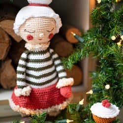 Weihnachtsfrau mit Torte Häkelpaket