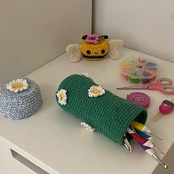Häkelanleitung Häkelnadeletui Blumenwiese