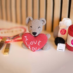 Valentinsbär "I Love You" Häkelpaket