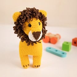 Löwe Lucas Garn und Häkelpaket