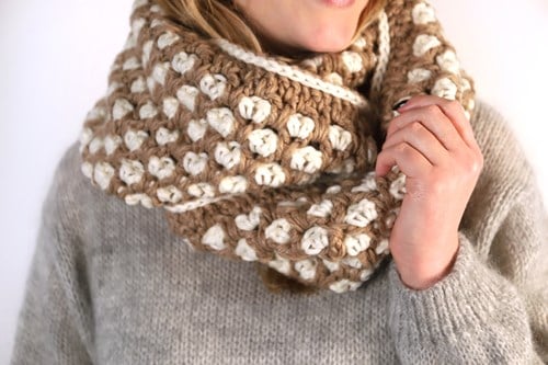 Chunky Loop Schal Häkelpaket 001 Clay & Cream-3