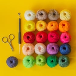 Yarn and Colors Must-Have Mini CAL Garnpaket