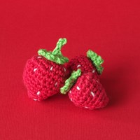 Yarn and Colors Erdbeeren Häkelanleitung