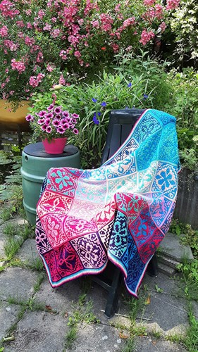 Burst of Joy Decke Pretty Häkelpaket Colour Crafter - Anke Wintermans-3