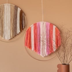 Yarn and Colors Rainbow in a Hoop Wall Hanging Makramee Paket