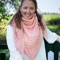 Asymmetrischer Zopfschal Elegant Strickpaket