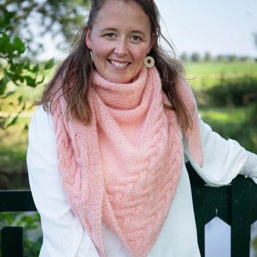 Asymmetrischer Zopfschal Elegant Strickpaket