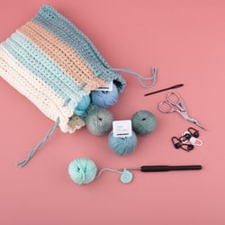 Yarn and Colors Ruffle Pouch Häkelpaket 072 Glass