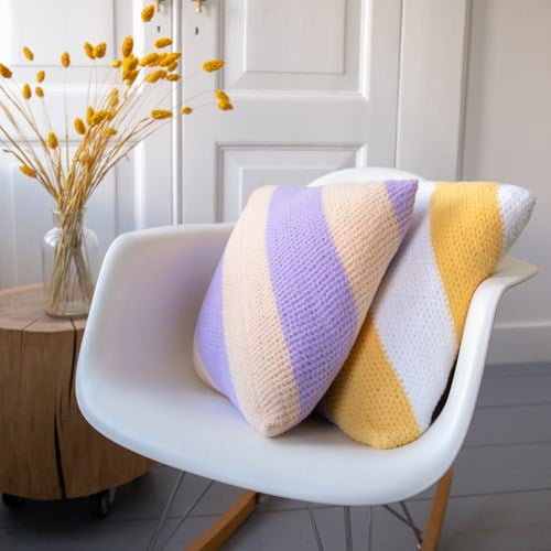 wollplatz.de | Felt-it streifen Kissen Häkelpaket 001 Lilac/Beige