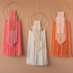 Makramee Anleitung Yarn and Colors Three is a Charm Wall Hanging 2.0