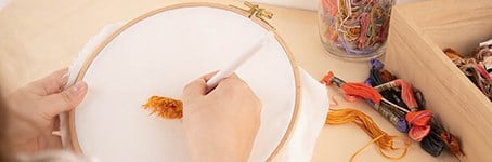 8 Tipps und Tricks zum Zeichnen eines Stickmusters auf Stickereistoff
