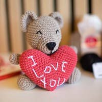 Valentinsbär "I Love You" Häkelpaket-2