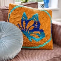 Bountiful Butterfly Pillow Blue/Gold Häkelset - Enthält digitales Anleitung