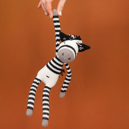 Yarn and Colors Zapp Zebra Häkelpaket