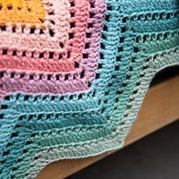 Haakpatroon 10 Kleuren Zigzag Deken